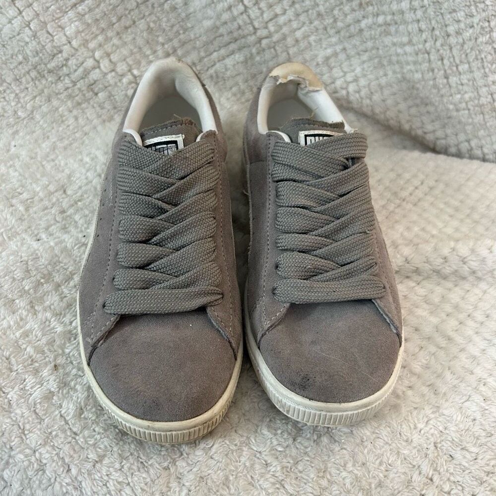 🔥🔥5 for $25 sale🔥🔥Puma grey and white low top sneaker shoes size 6